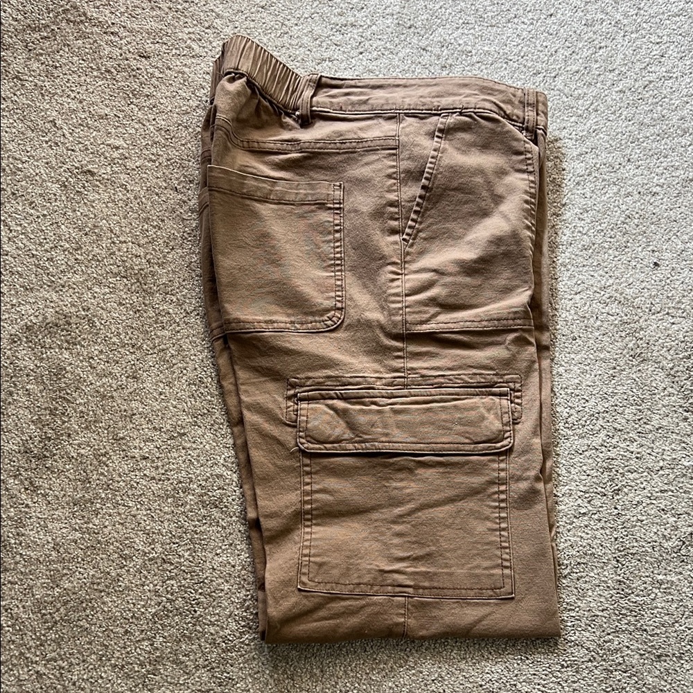Women’s Size Small Tan Cargo Pants - Picture 8 of 8